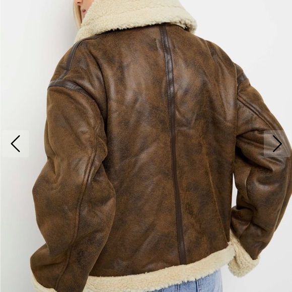 Faux leather jacket with fur trim - Picture 4 of 5